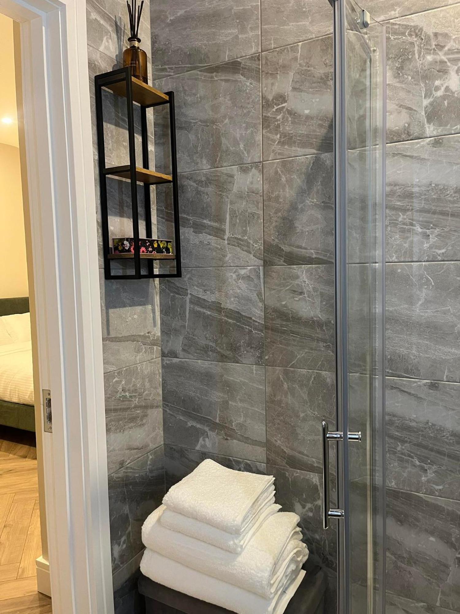 דבלין Attic Room In Citywest מראה חיצוני תמונה